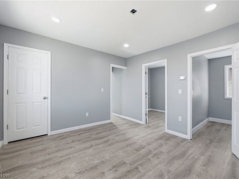 3237 Seymour Avenue, Cleveland, OH 44113 Photo 21