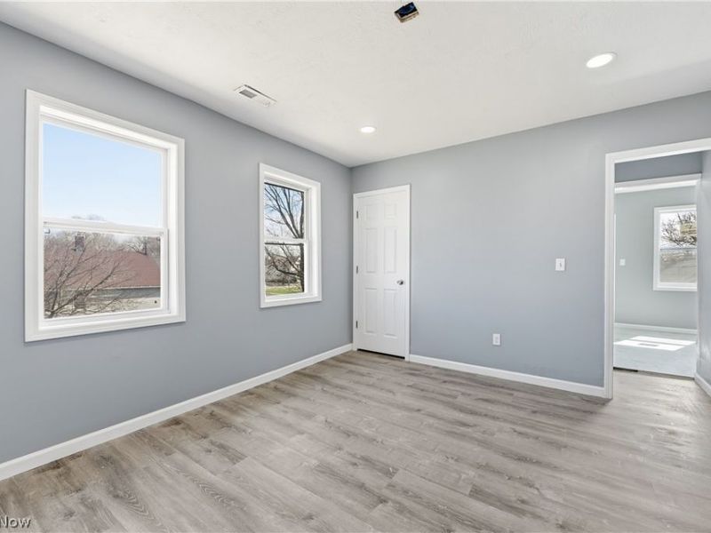 3237 Seymour Avenue, Cleveland, OH 44113 Photo 22