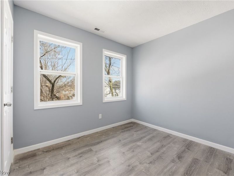 3237 Seymour Avenue, Cleveland, OH 44113 Photo 24