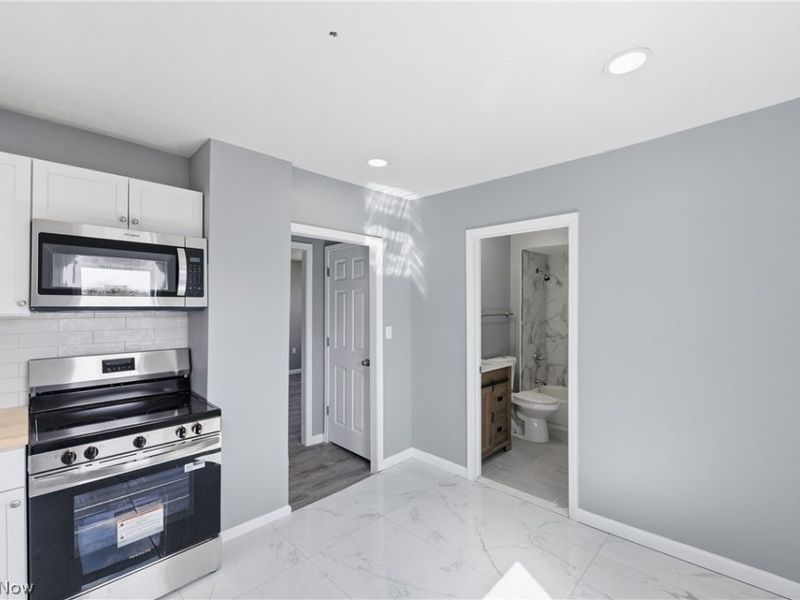 3237 Seymour Avenue, Cleveland, OH 44113 Photo 27