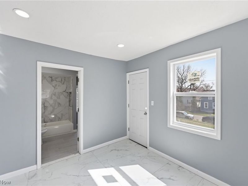 3237 Seymour Avenue, Cleveland, OH 44113 Photo 30