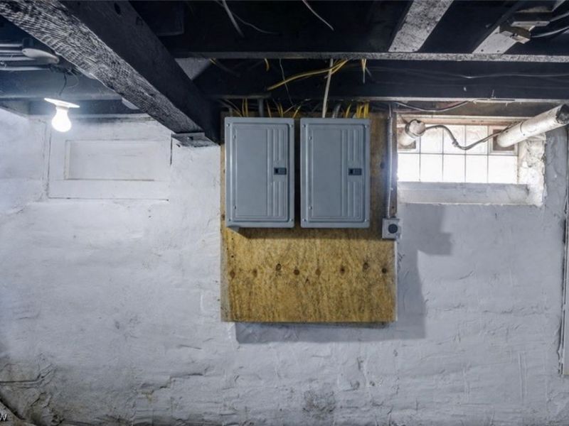 3237 Seymour Avenue, Cleveland, OH 44113 Photo 38