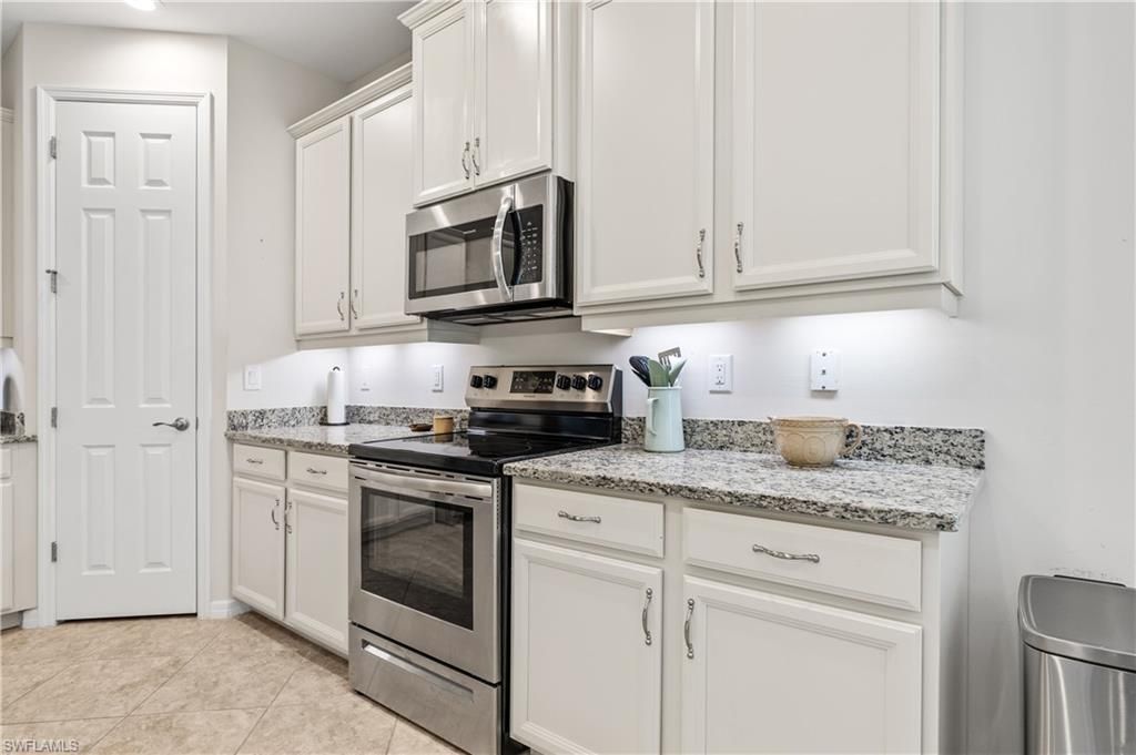 2935 Sunset Pointe Cir , Cape Coral, FL 33914 Photo