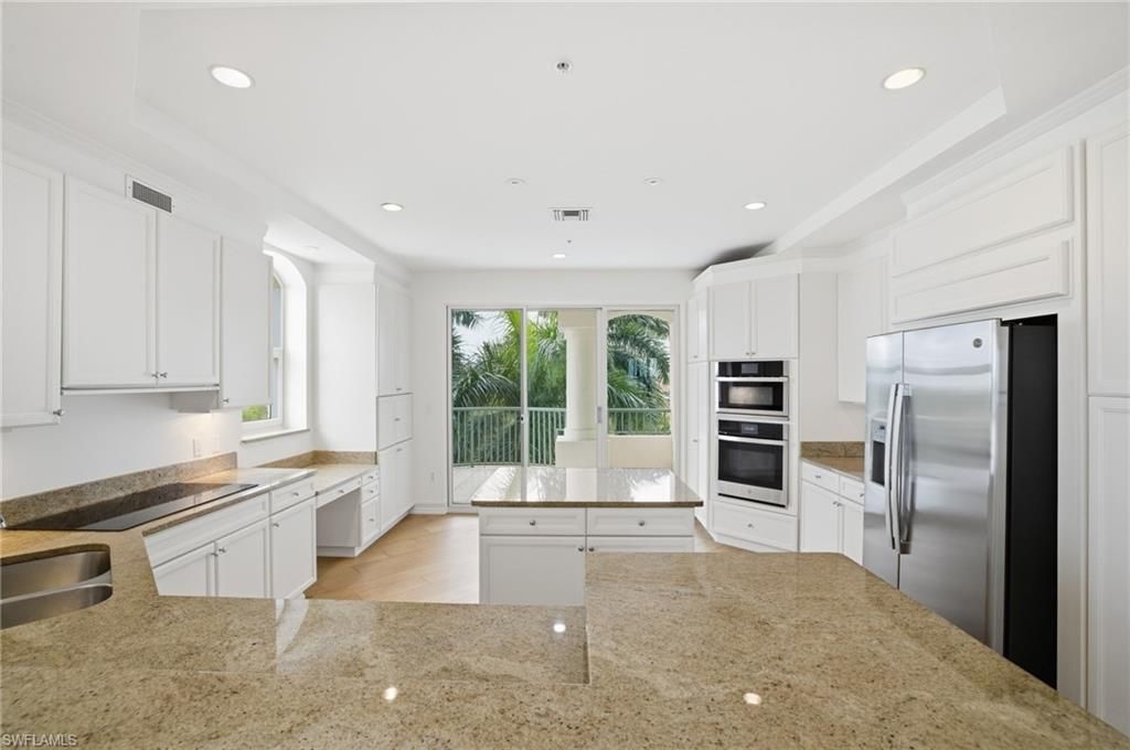 4801 Island Pond Ct, Unit 405, Bonita Springs, FL 34134 Photo