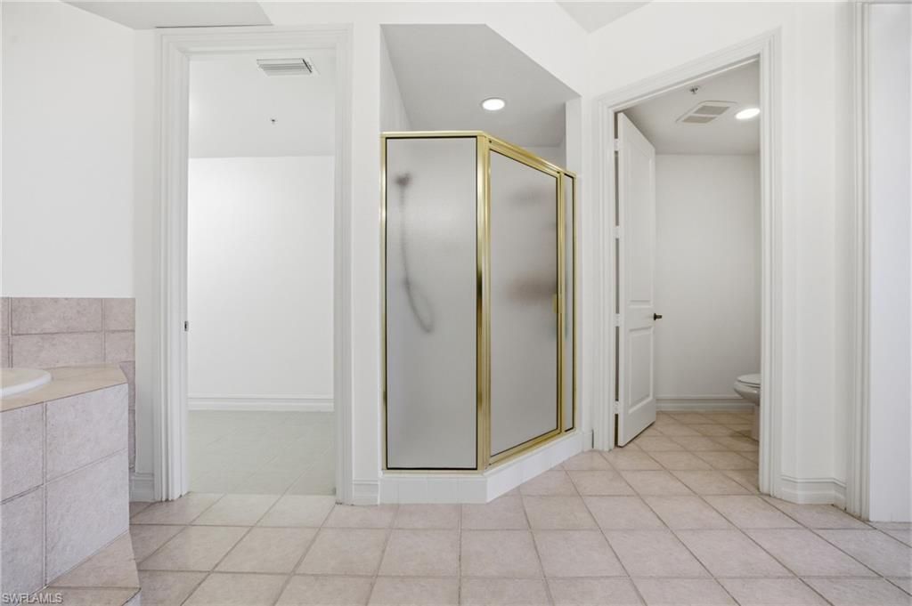 4801 Island Pond Ct, Unit 405, Bonita Springs, FL 34134 Photo