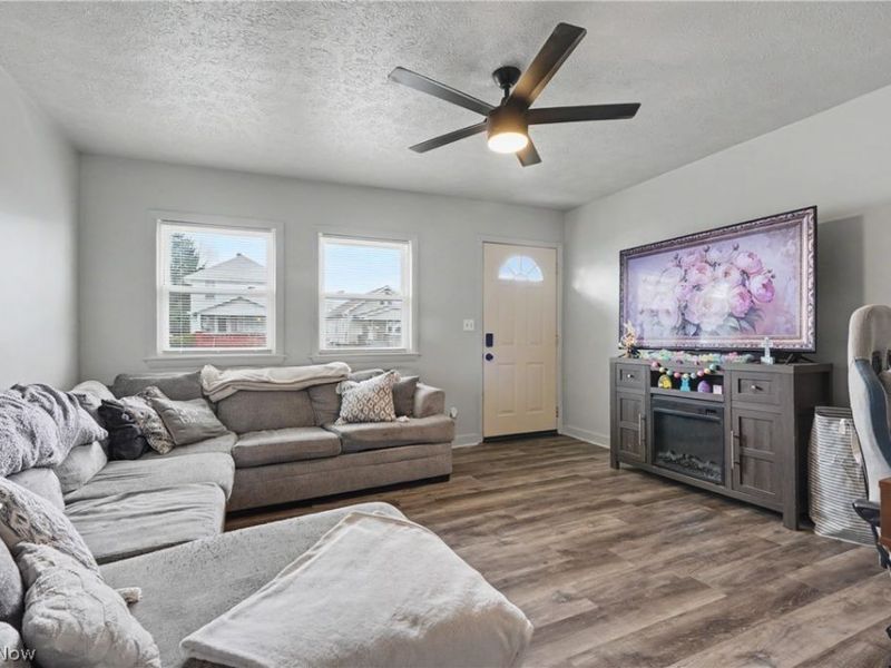 155 S Johnson Road, Sebring, OH 44672 Photo 6