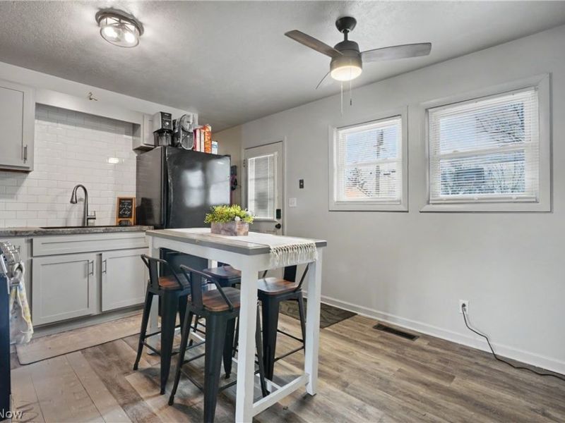 155 S Johnson Road, Sebring, OH 44672 Photo 8