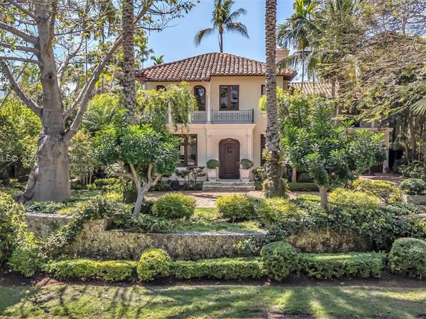 3462 N Moorings Way, Miami, FL 33133