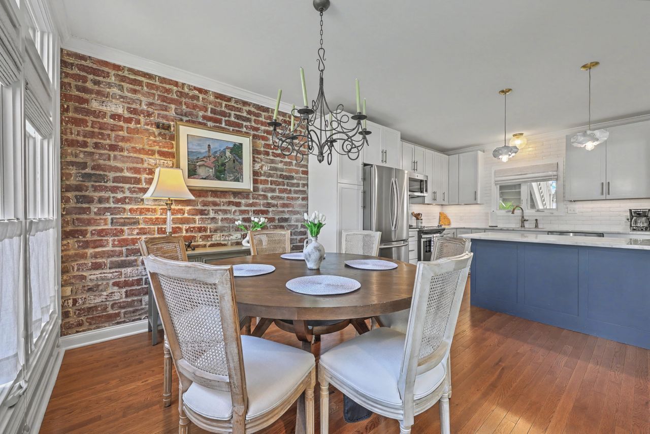 220 3rd Avenue Photo 14