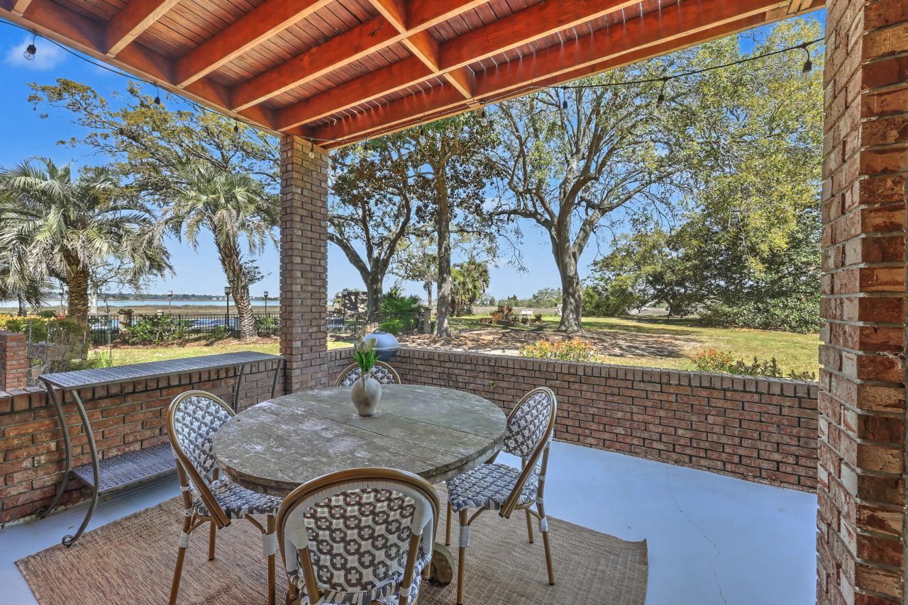 220 3rd Avenue Photo 19