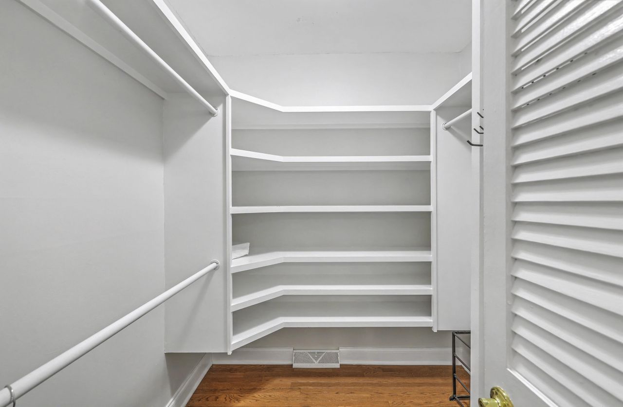 220 3rd Avenue Photo 25