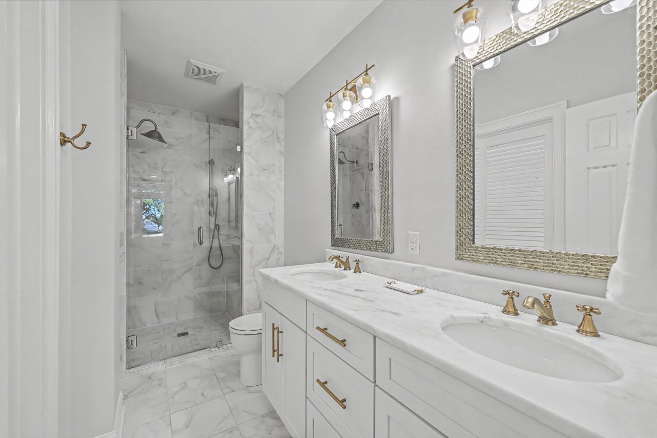 220 3rd Avenue Photo 27