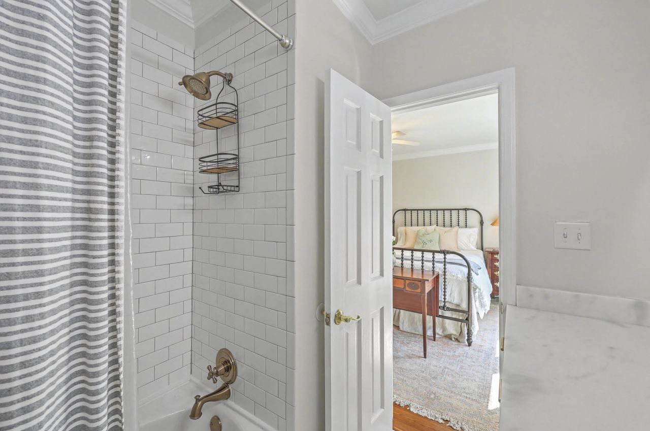 220 3rd Avenue Photo 31