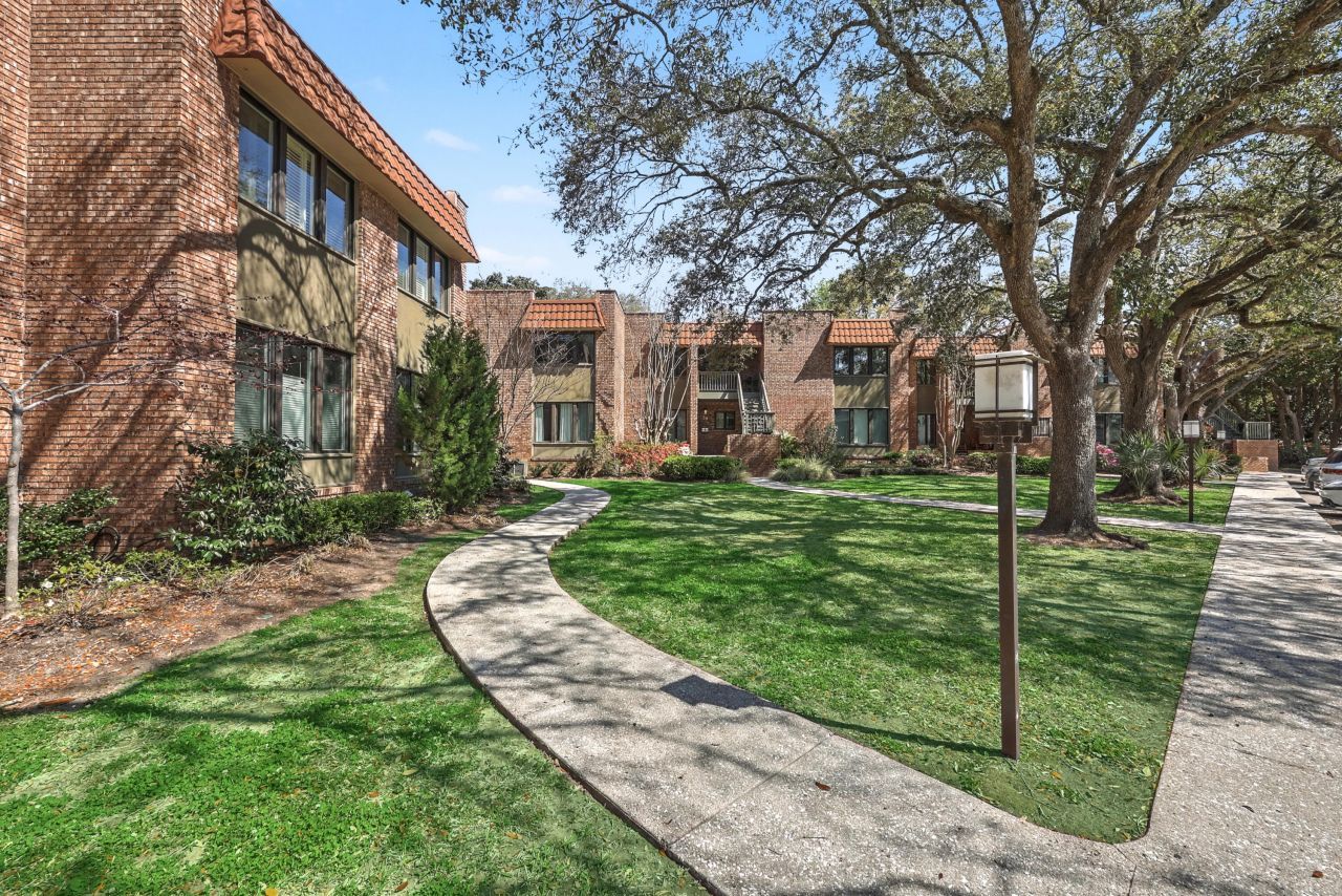 220 3rd Avenue Photo 34