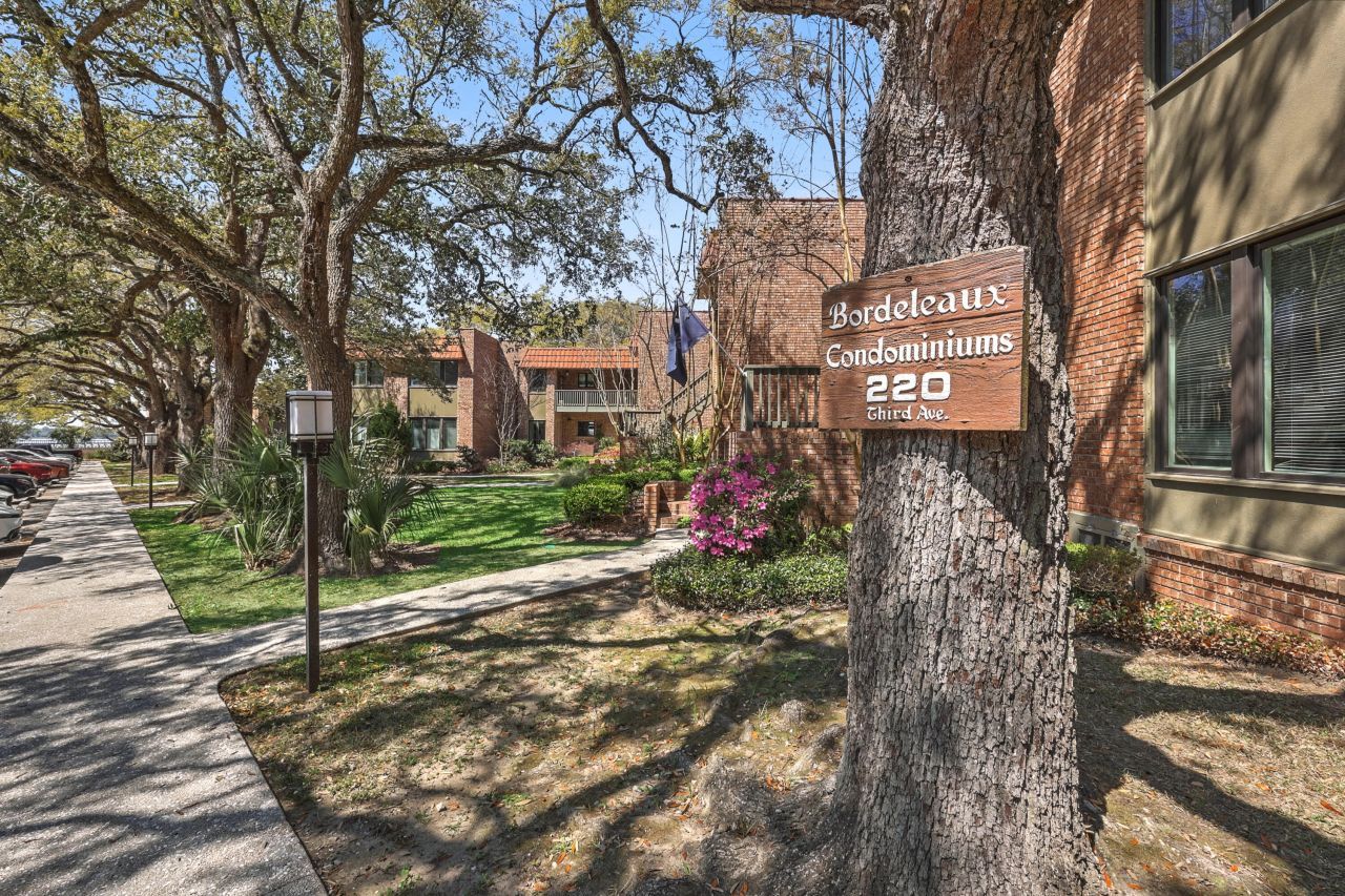 220 3rd Avenue Photo 4