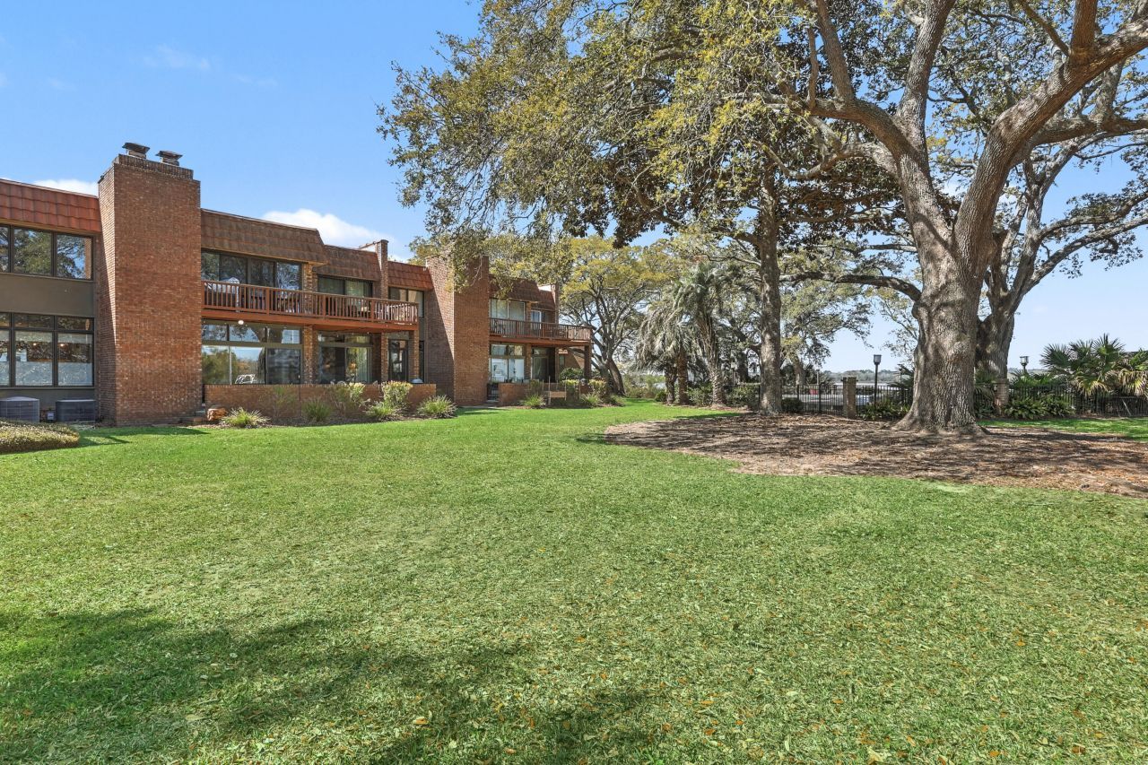 220 3rd Avenue Photo 42