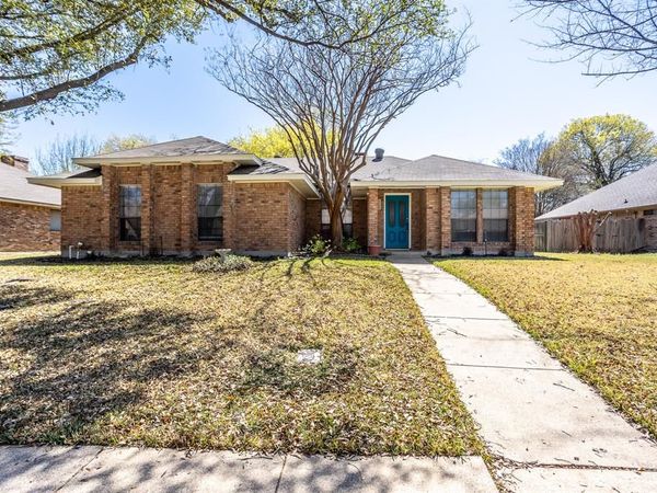 509 WISTERGLEN Drive, DeSoto, TX 75115