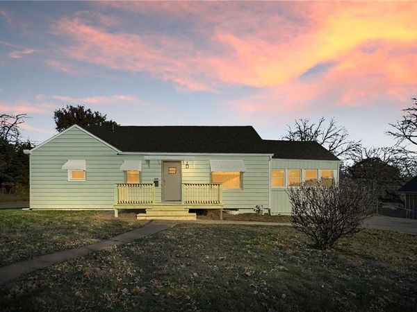 8301 Highland Avenue, Kansas City, MO 64131