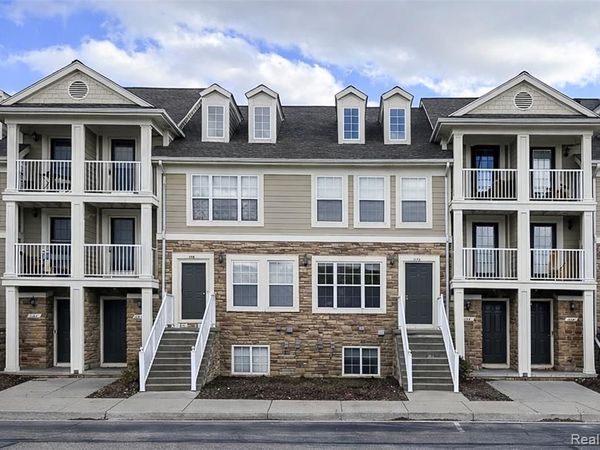 1152 Faulkner, Troy, MI 48083