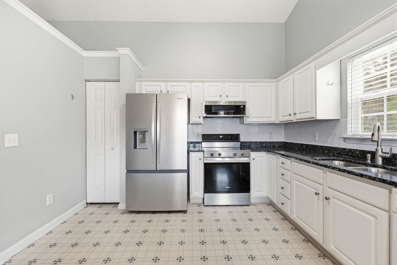 801 Sultana Dr. Photo 11