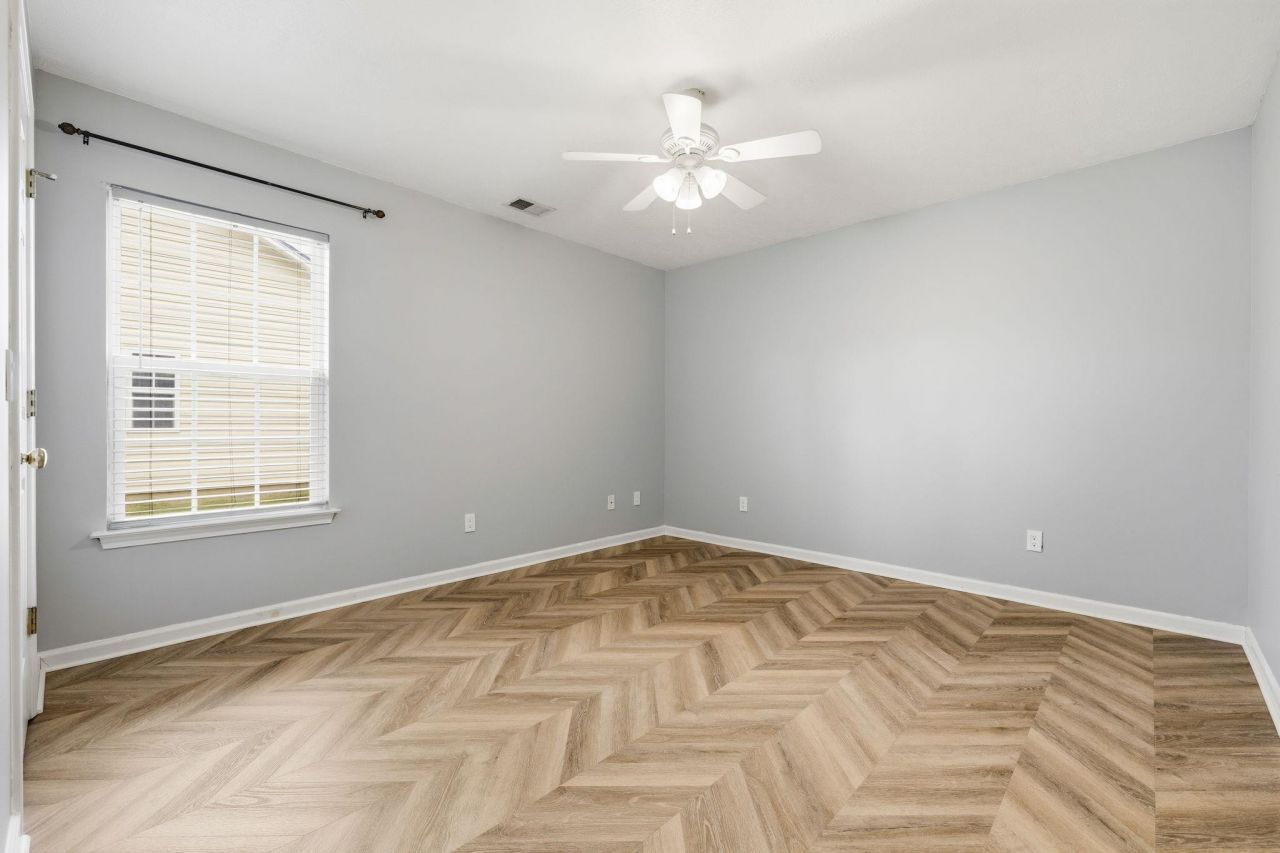 801 Sultana Dr. Photo 20