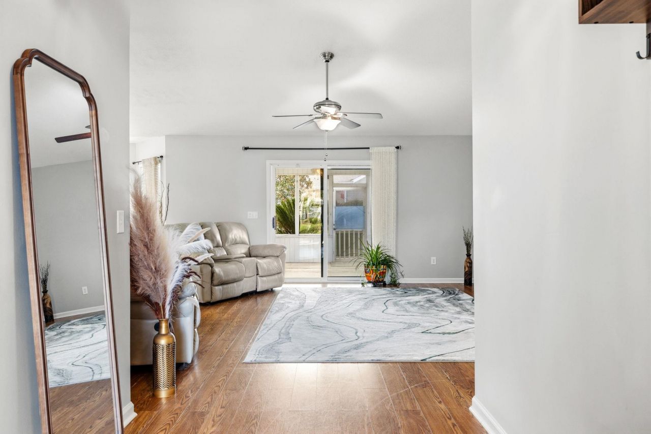 801 Sultana Dr. Photo 5