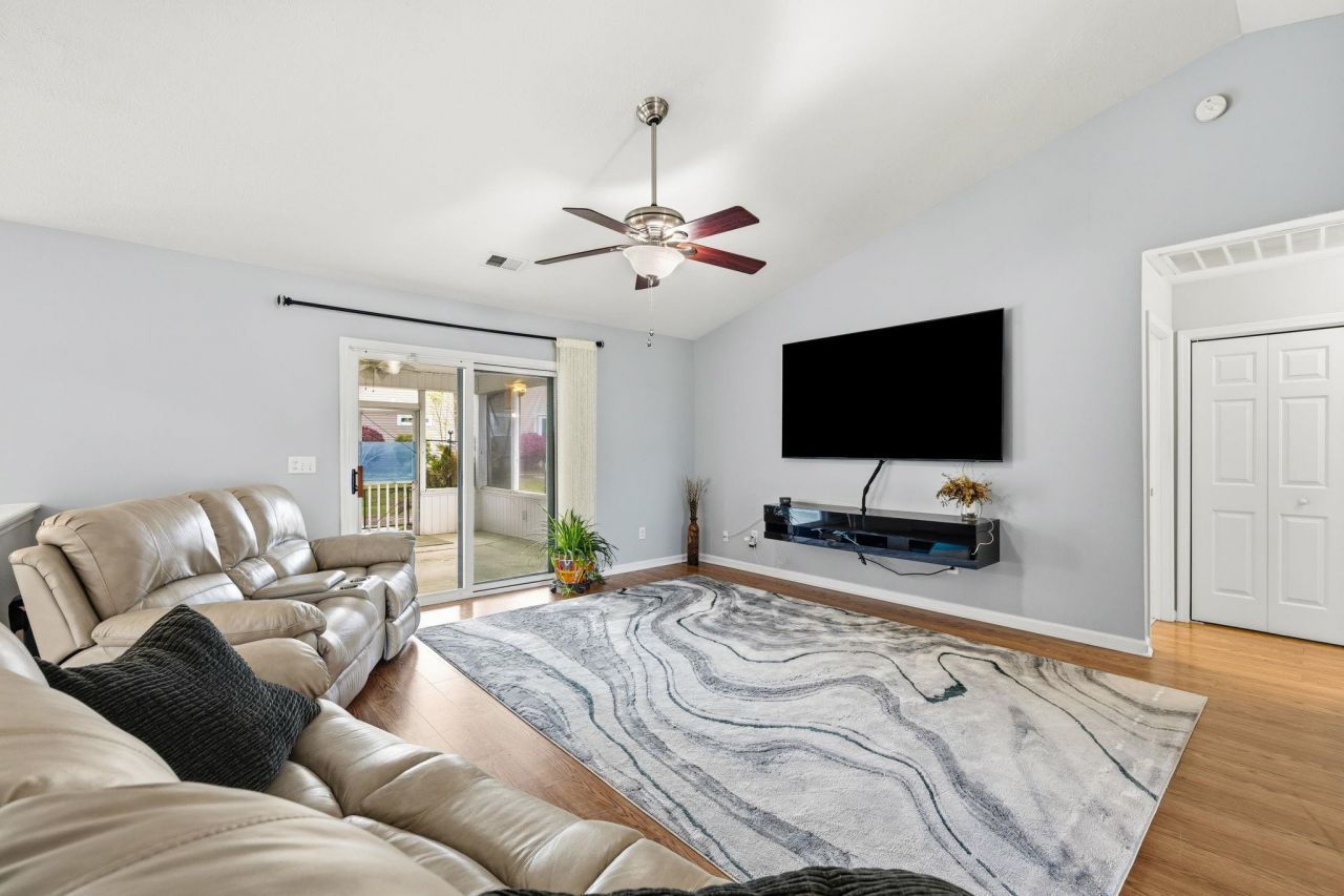 801 Sultana Dr. Photo 7