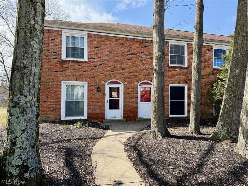 11 Trenton Square, Unit T27, Euclid, OH 44143 Photo 1