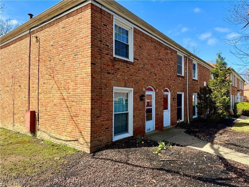 11 Trenton Square, Unit T27, Euclid, OH 44143 Photo 2