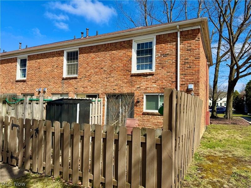 11 Trenton Square, Unit T27, Euclid, OH 44143 Photo 3