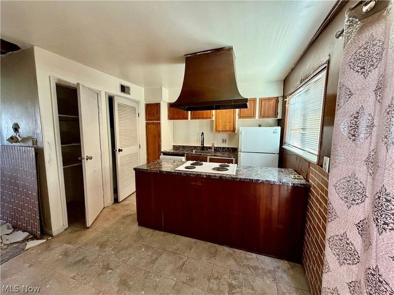 11 Trenton Square, Unit T27, Euclid, OH 44143 Photo 6