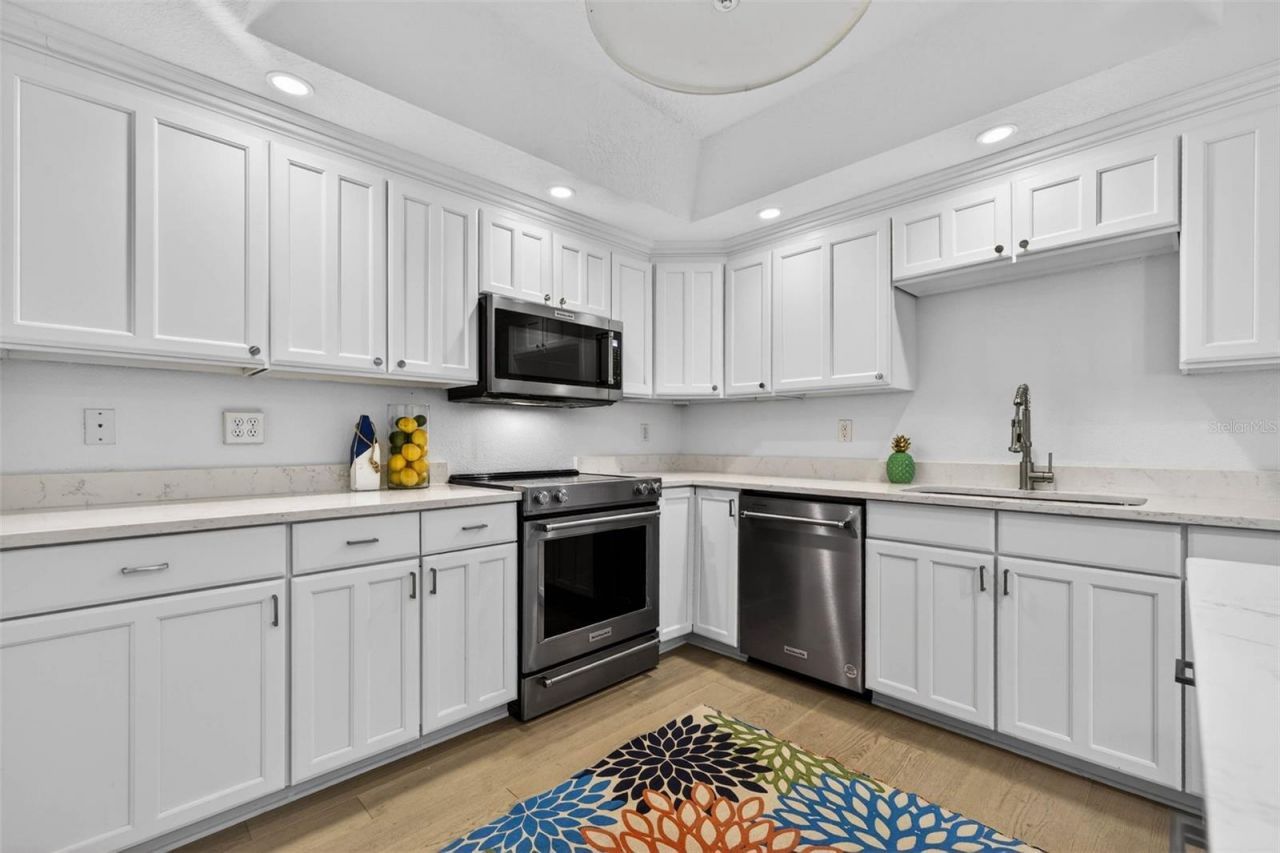 922 N Shore Drive Ne, Saint Petersburg, FL 33701 Photo