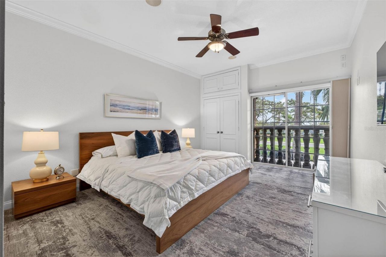 922 N Shore Drive Ne, Saint Petersburg, FL 33701 Photo