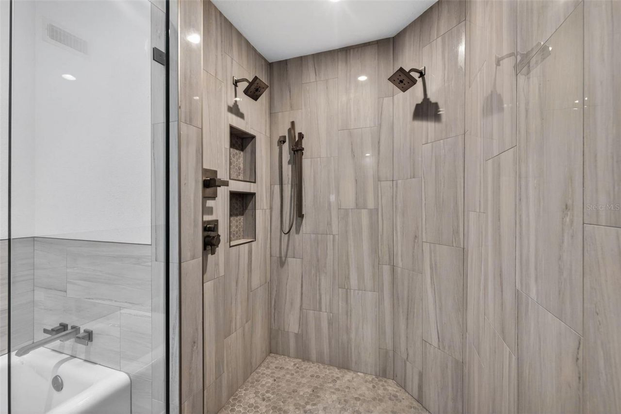 922 N Shore Drive Ne, Saint Petersburg, FL 33701 Photo