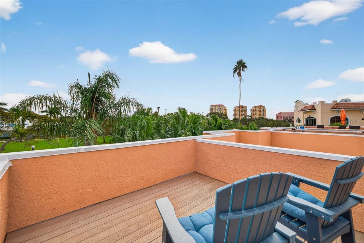 922 N Shore Drive Ne, Saint Petersburg, FL 33701 Photo