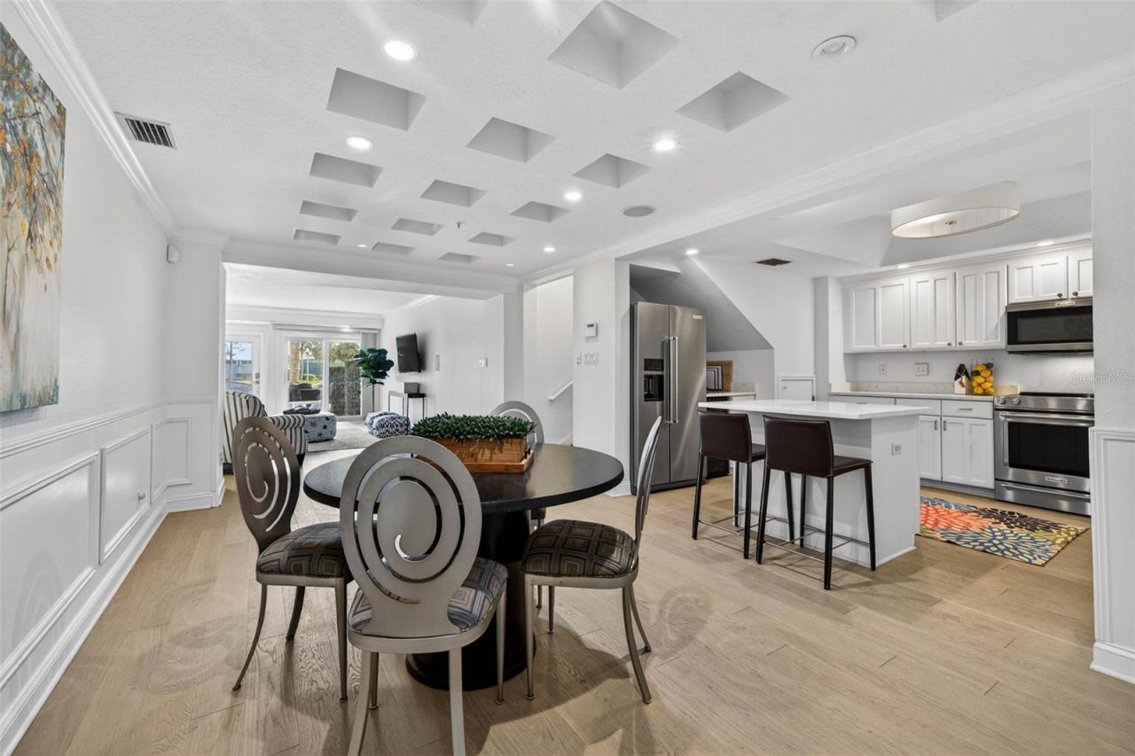 922 N Shore Drive Ne, Saint Petersburg, FL 33701 Photo