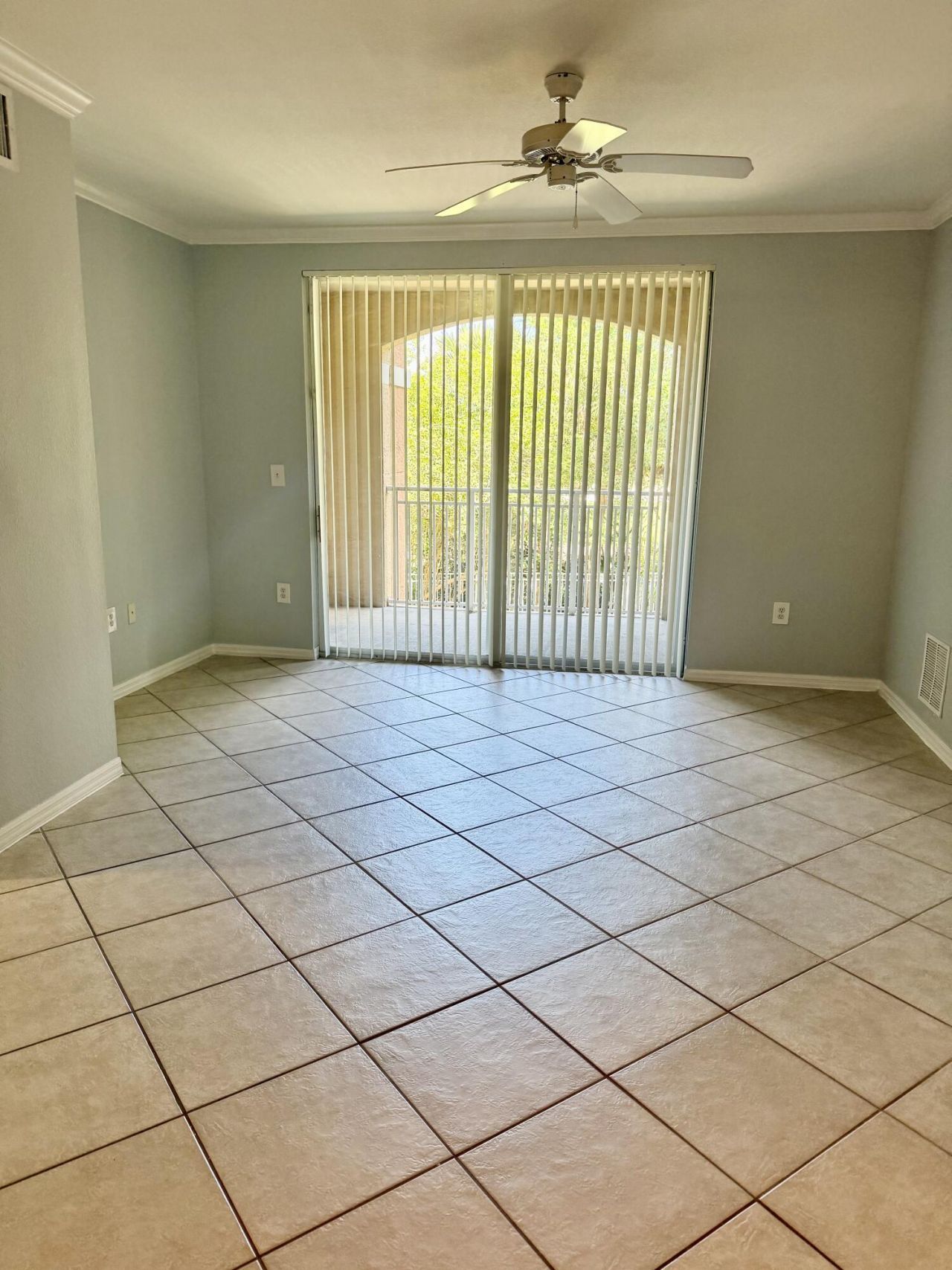 6394 Emerald Dunes Drive, Unit 205, West Palm Beach, FL 33411 Photo