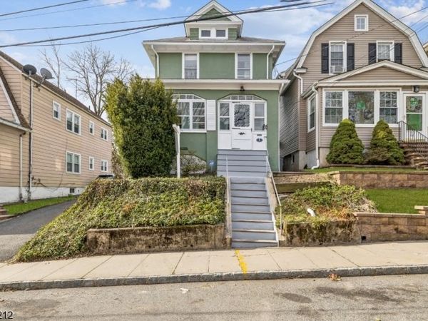 5 Park Dr S., West Orange, NJ 07052