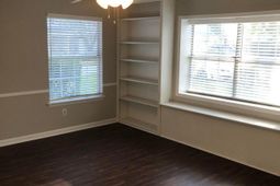 129 Knightsbridge Drive photo 4