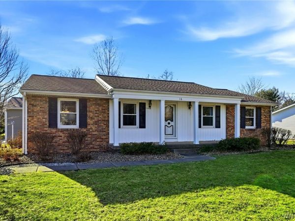 16 Rolling Hills Drive, Orchard Park, NY 14127