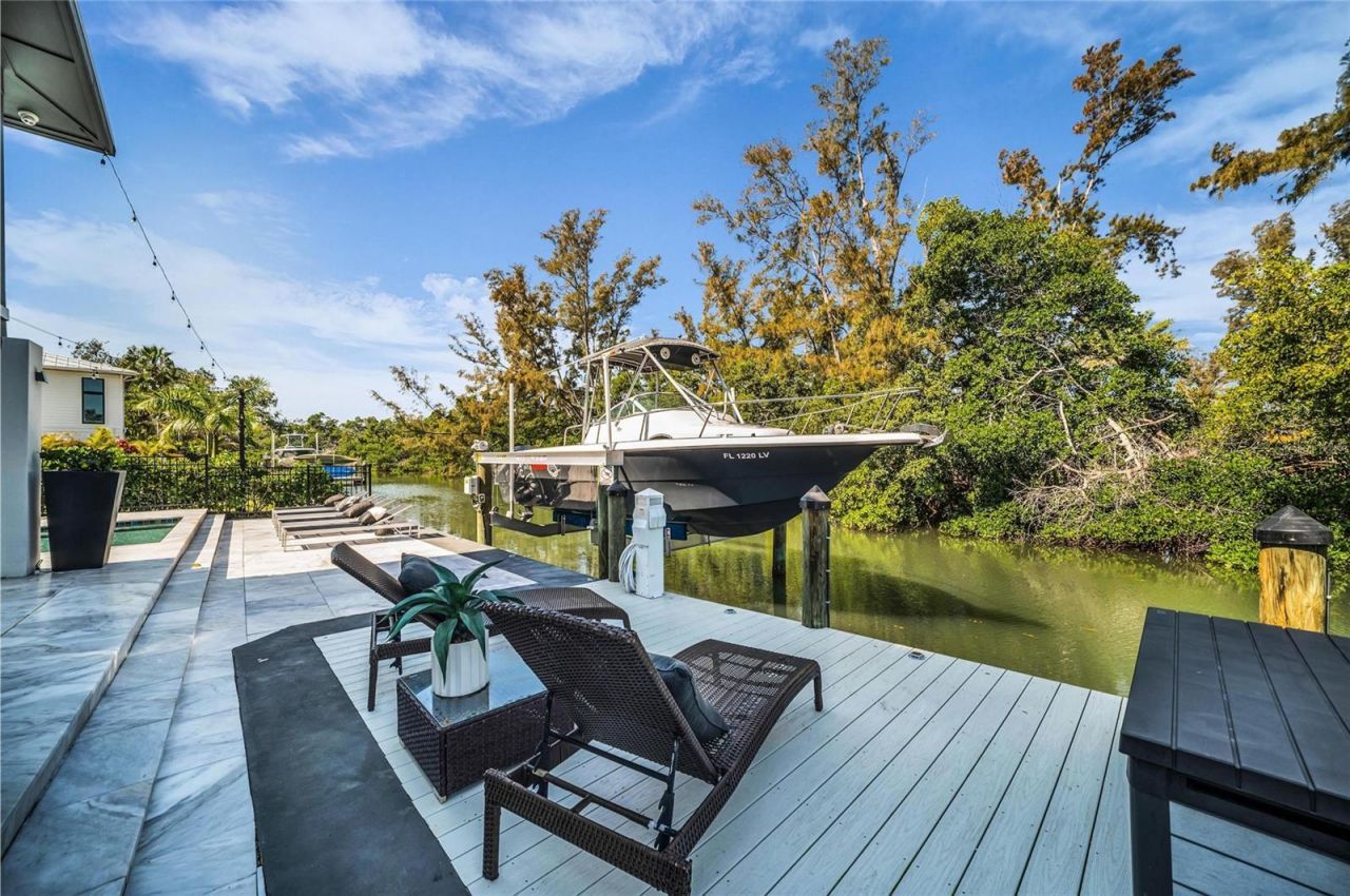 7149 Longboat Drive N, Longboat Key, FL 34228 Photo