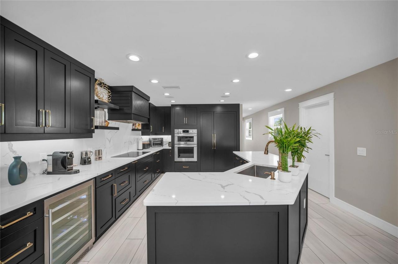 7149 Longboat Drive N, Longboat Key, FL 34228 Photo