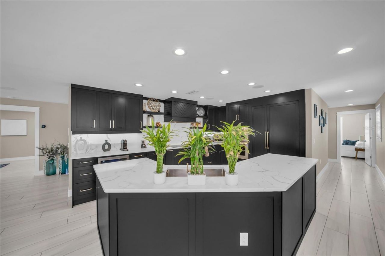 7149 Longboat Drive N, Longboat Key, FL 34228 Photo