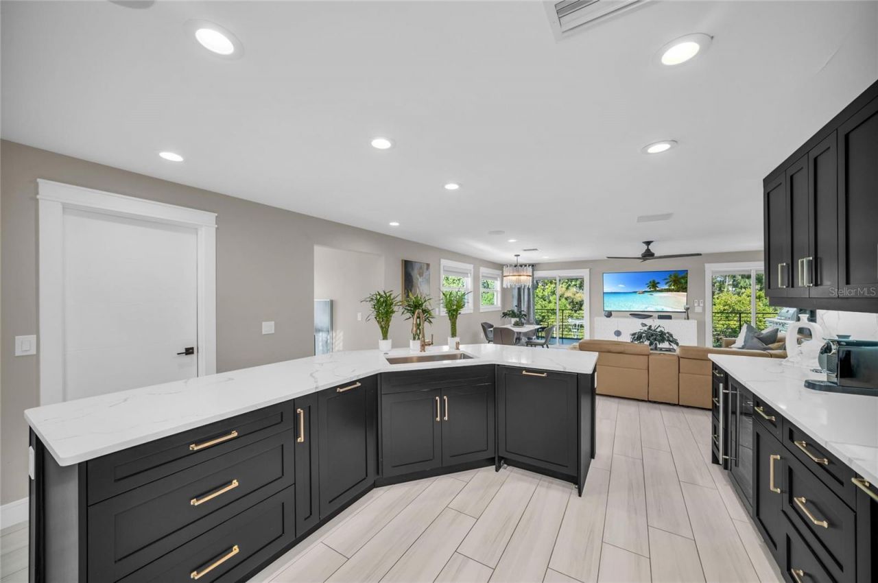7149 Longboat Drive N, Longboat Key, FL 34228 Photo