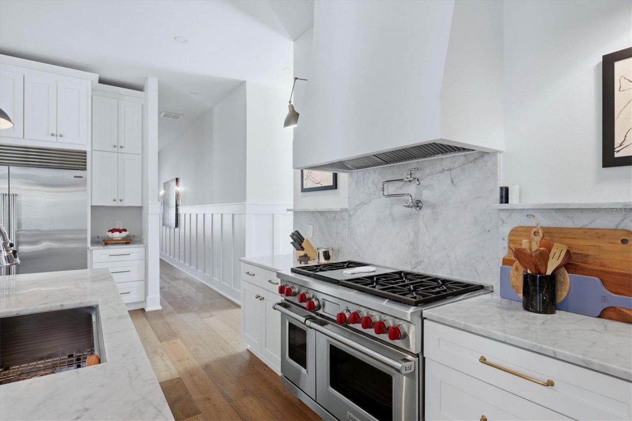 1686 North Drive, Sarasota, FL 34239 Photo