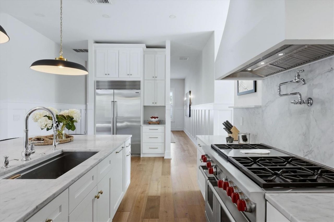 1686 North Drive, Sarasota, FL 34239 Photo