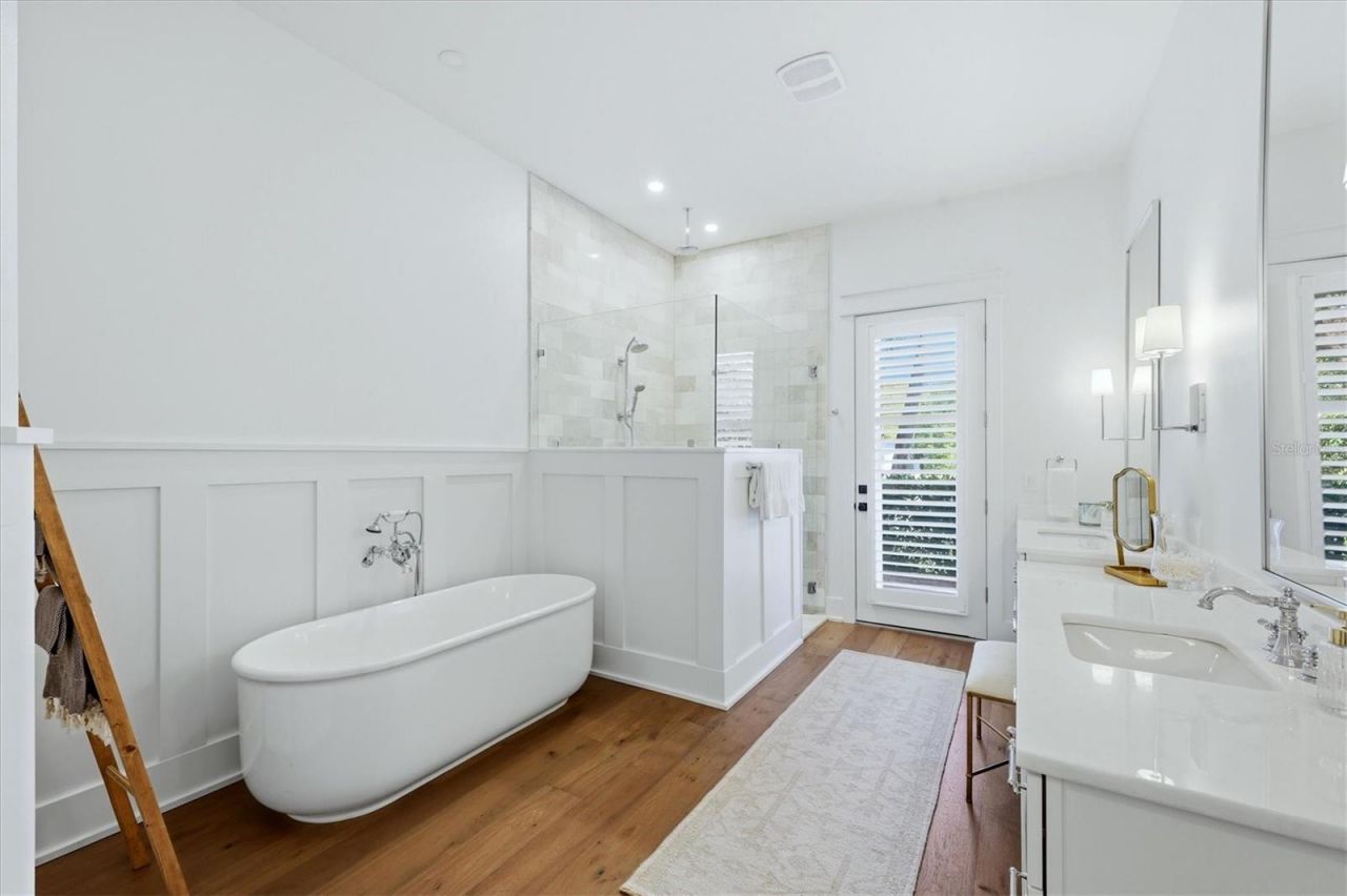 1686 North Drive, Sarasota, FL 34239 Photo