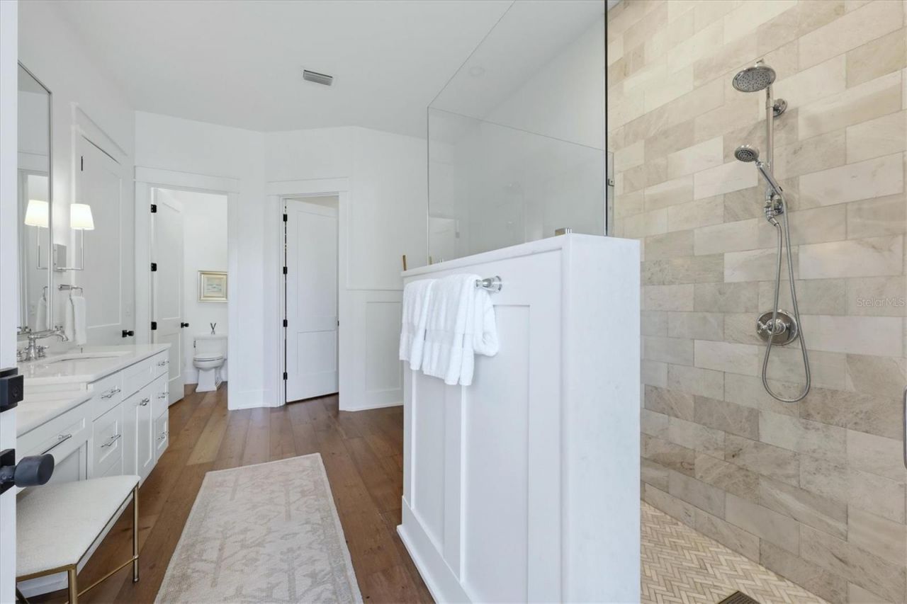 1686 North Drive, Sarasota, FL 34239 Photo