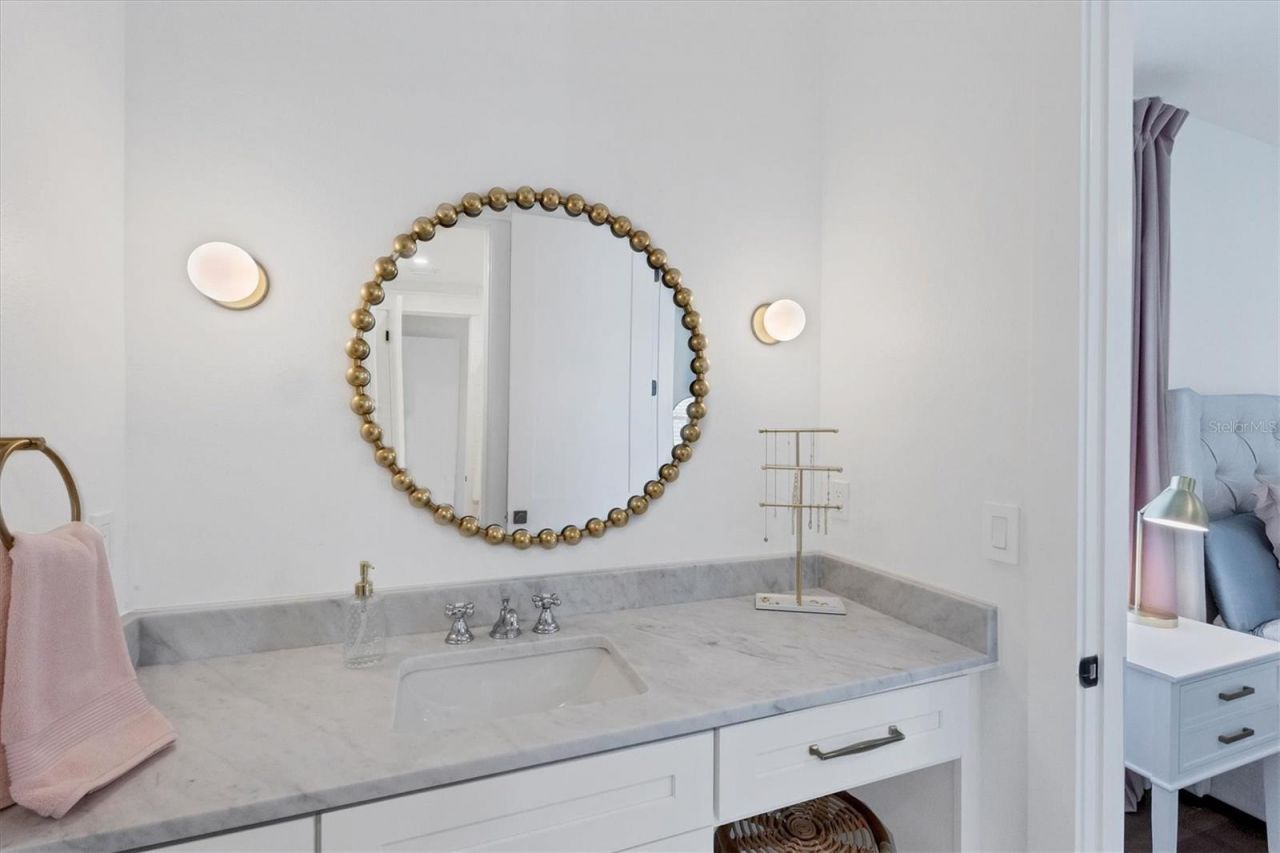 1686 North Drive, Sarasota, FL 34239 Photo