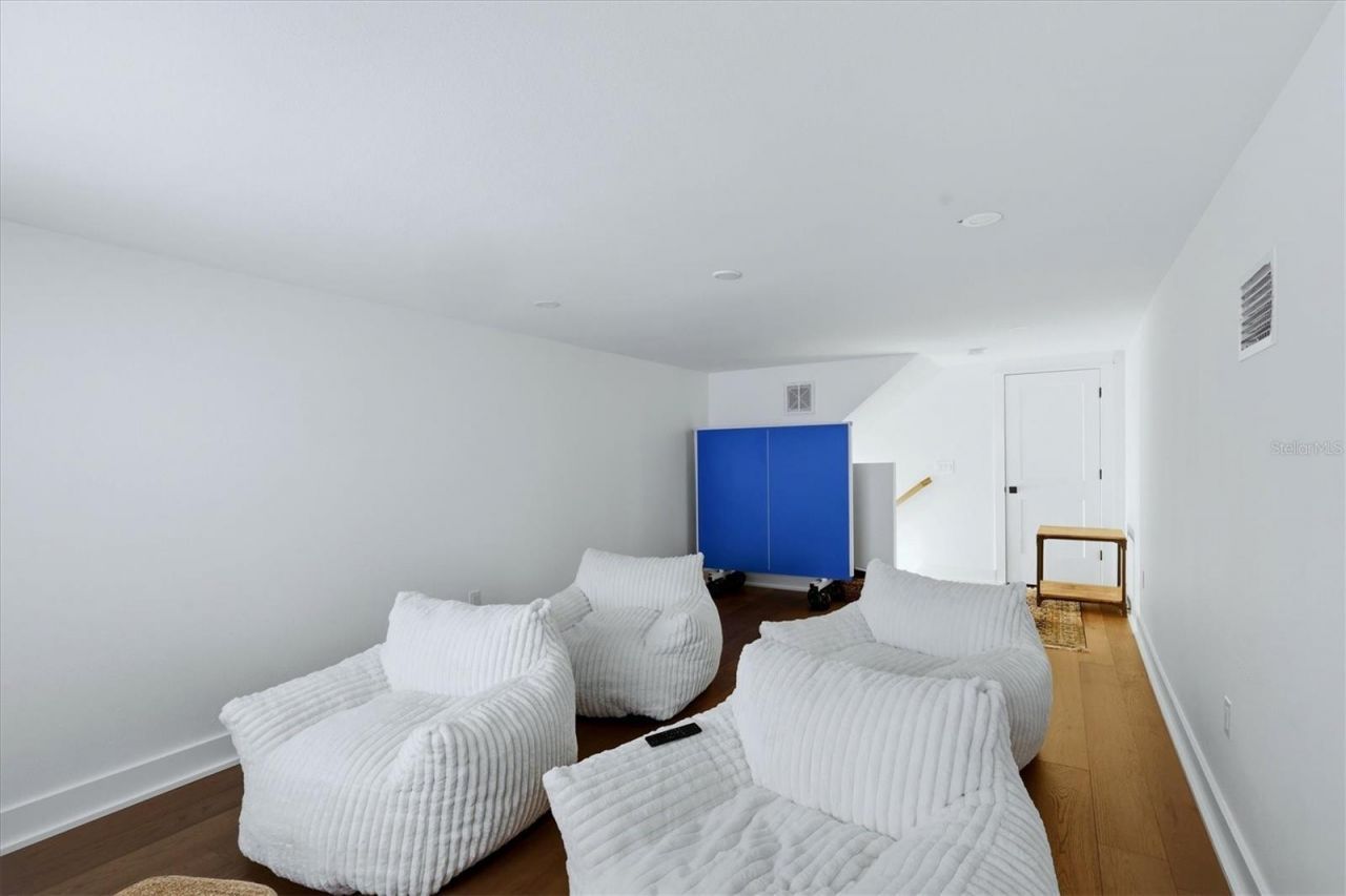 1686 North Drive, Sarasota, FL 34239 Photo